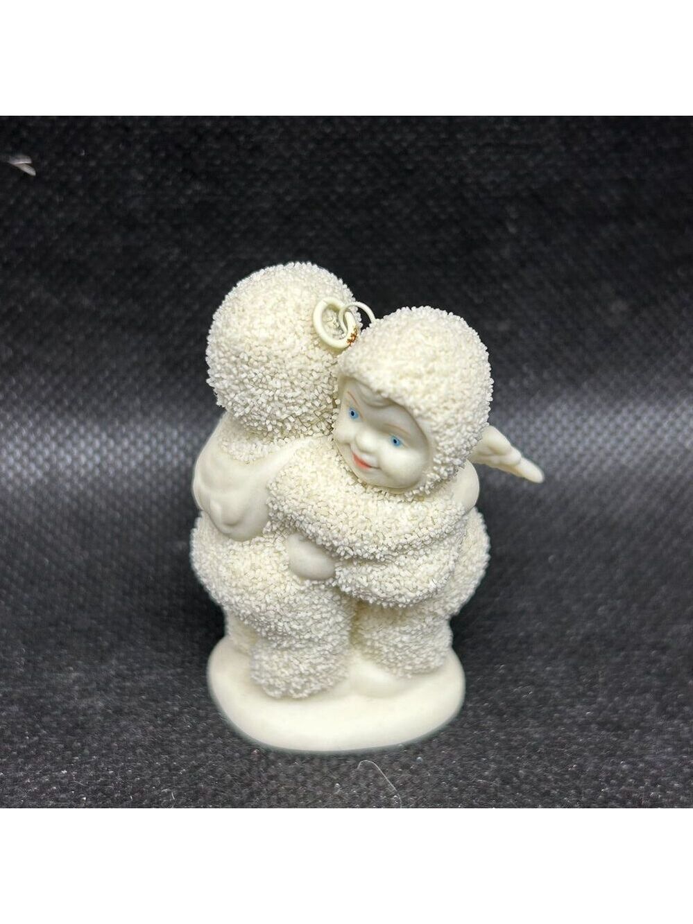 Department 56 Snowbabies 1998 Mini “Give someone a Hug” ornament